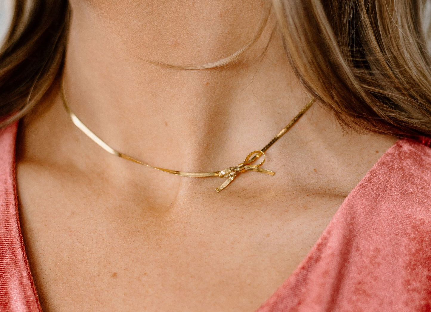 Bow Necklace